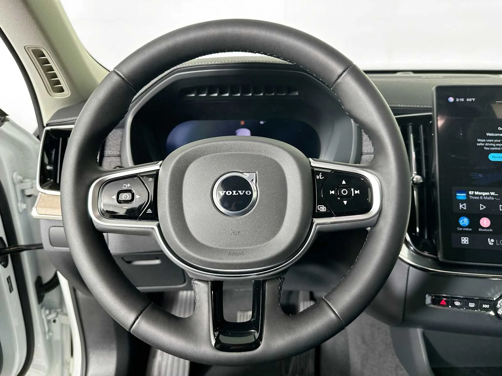 Used 2025 Crystal White Volvo Plus image 11