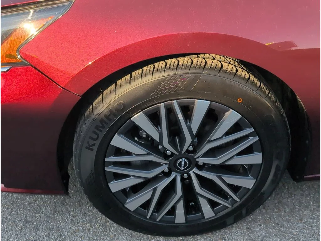 Used 2023 RED Nissan 2.5 SV Sedan image 9