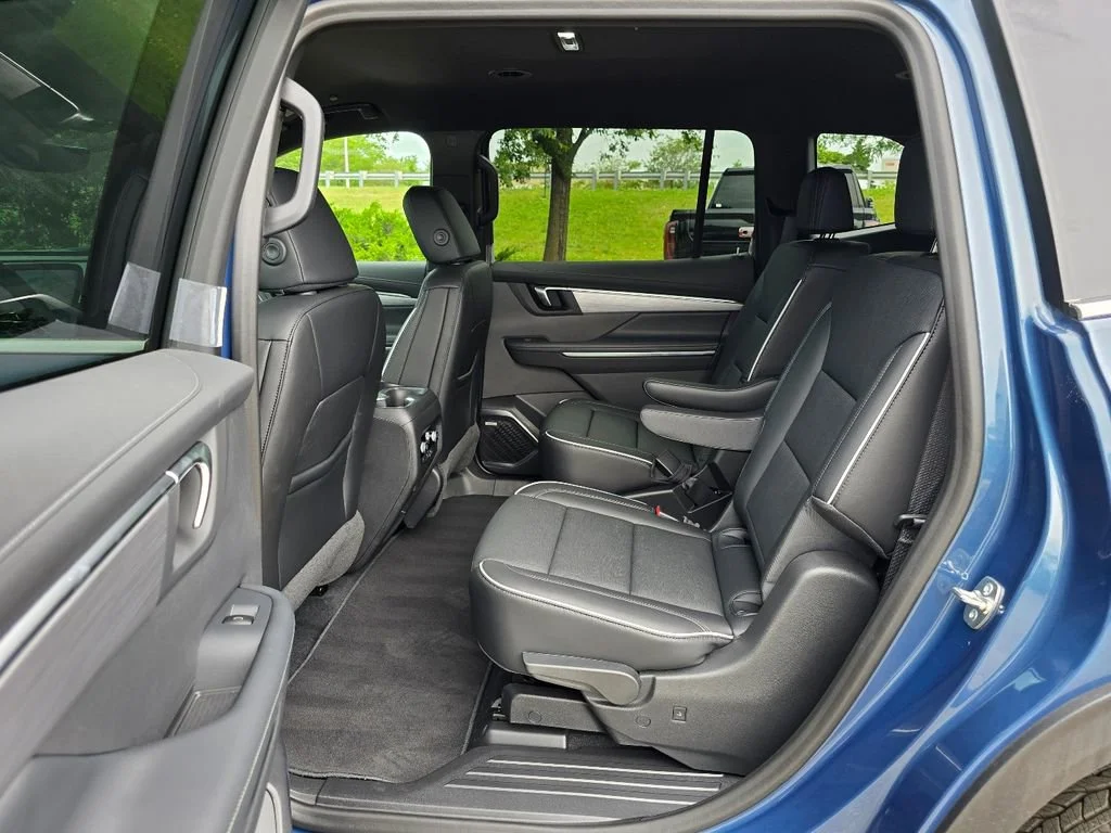 New 2026 Ocean Blue Metallic Buick Preferred image 24