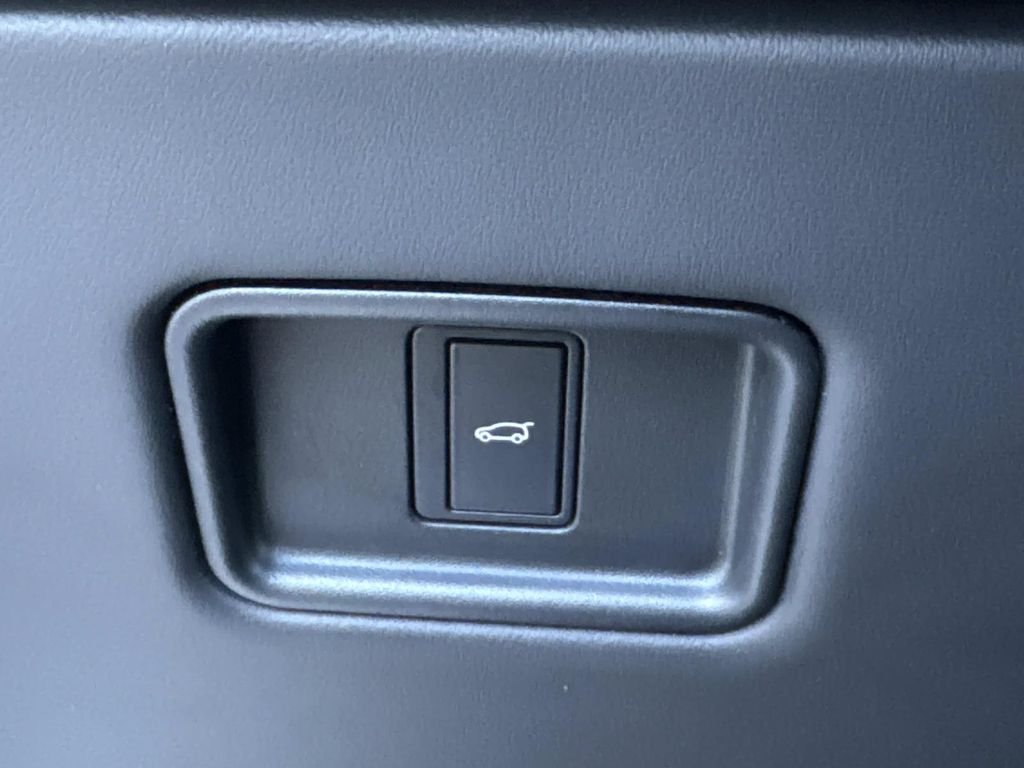 Used 2025 Gray Land Rover Dynamic SE image 30