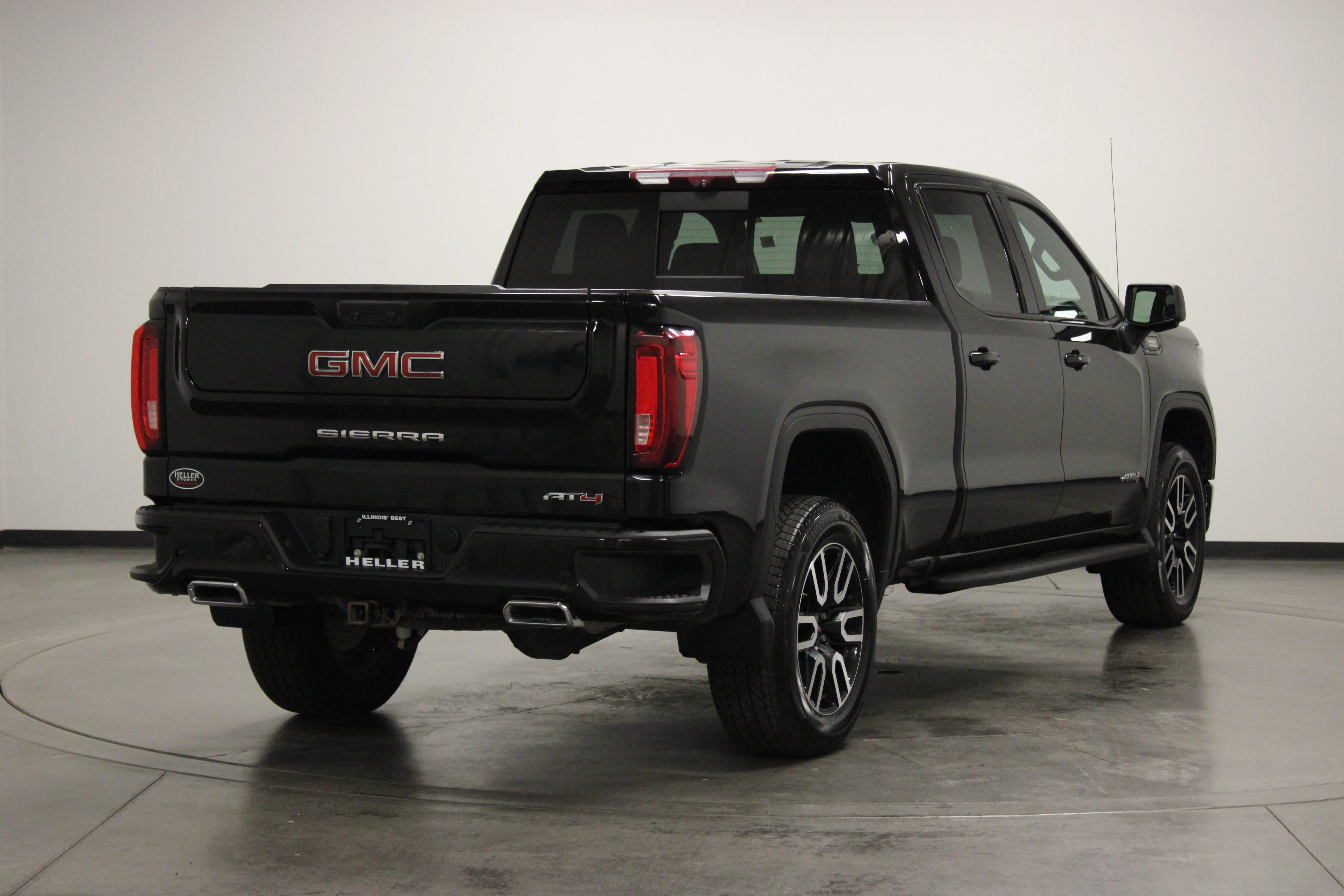 Used 2023 Onyx Black GMC AT4 image 8
