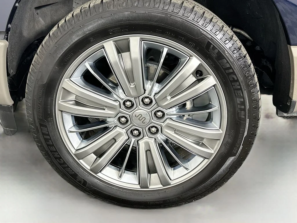 Used 2025 Blue Metallic Ford King Ranch image 34