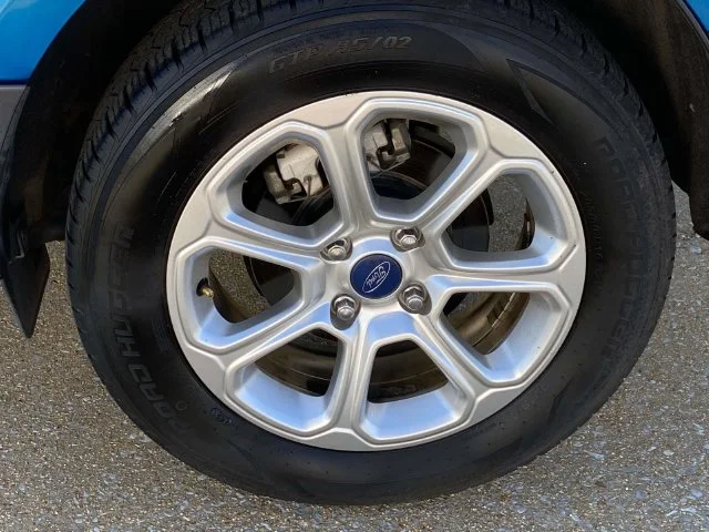 Used 2018 Blue Ford SE image 8