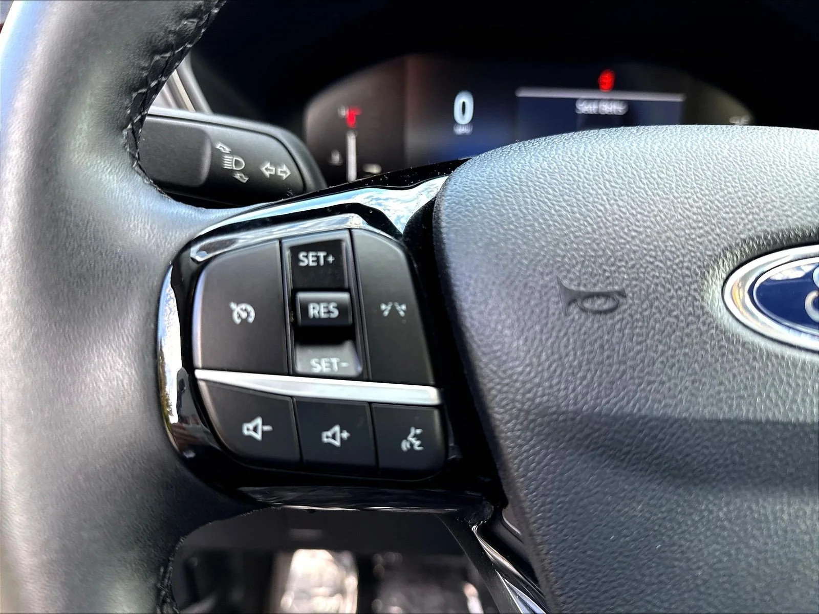 Used 2023 Silver Metallic Ford Active image 13