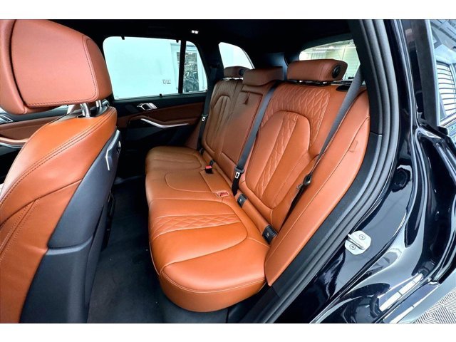 New 2026 Carbon Black Metallic BMW xDrive50e image 29