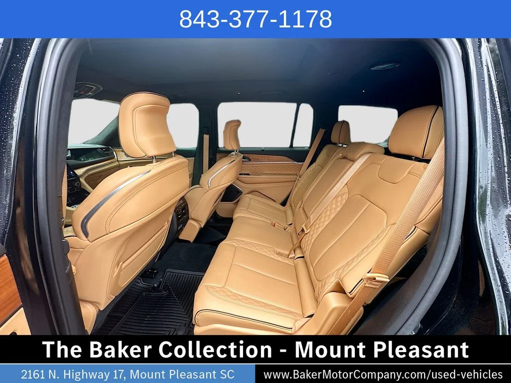 Used 2025 Diamond Black Jeep Summit image 26