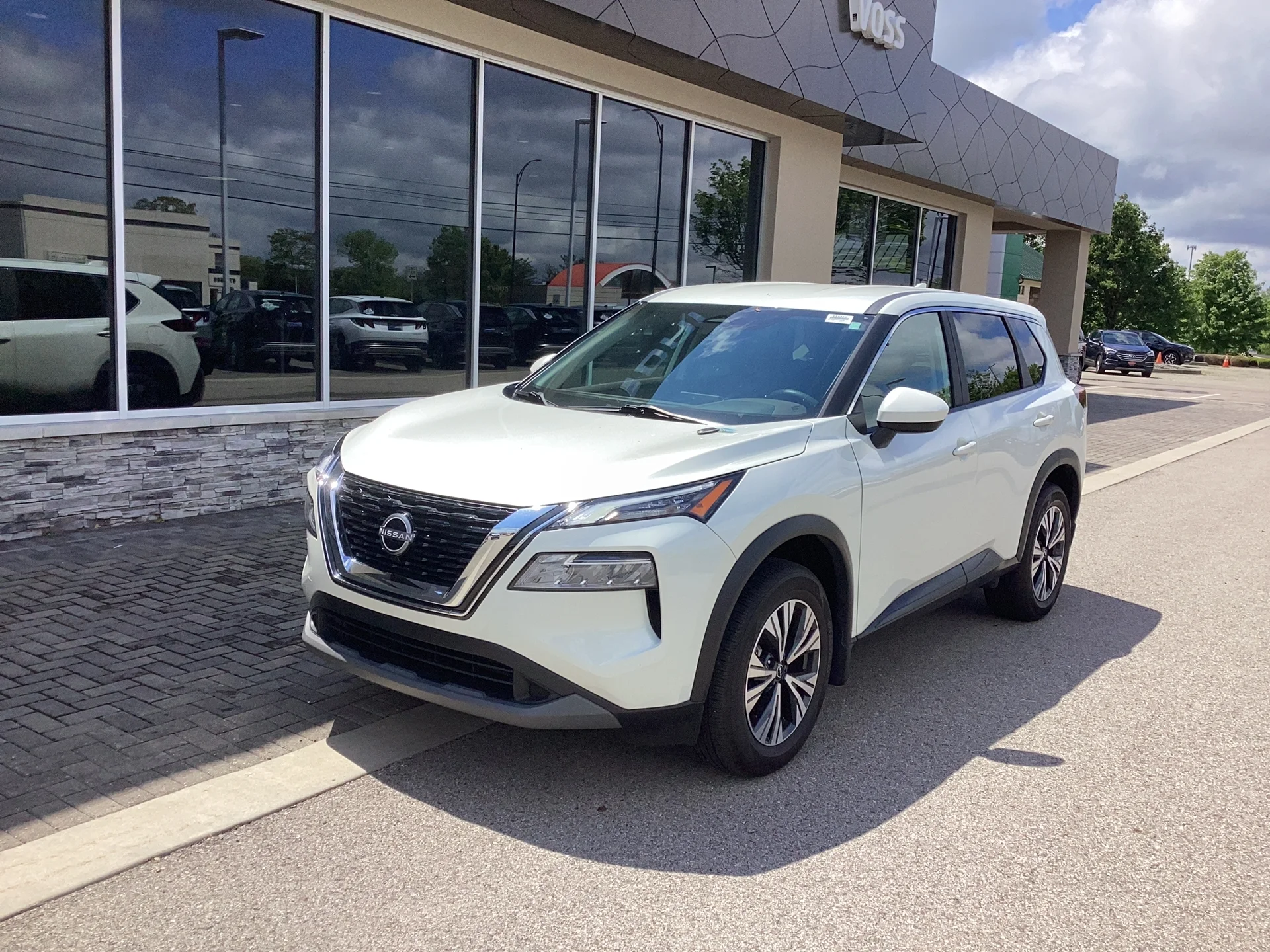 Used 2023 Pearl White TriCoat Nissan SV image 8