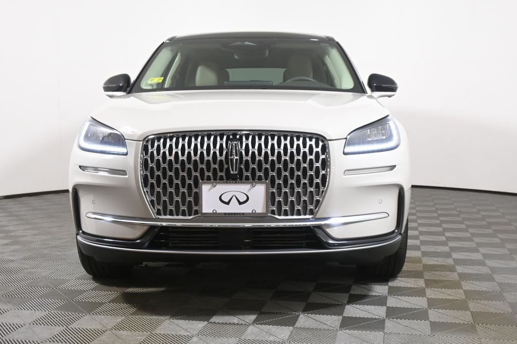 Used 2024 White Lincoln Premiere image 10