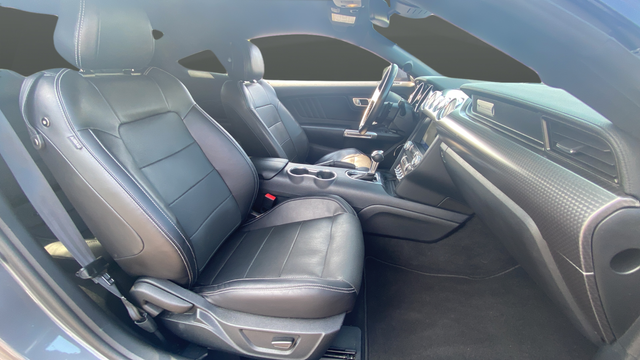 Used 2022 Gray Metallic Ford GT Premium image 24