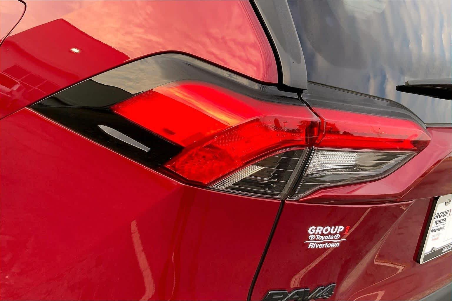 Used 2024 Ruby Flare Pearl Toyota XLE image 27