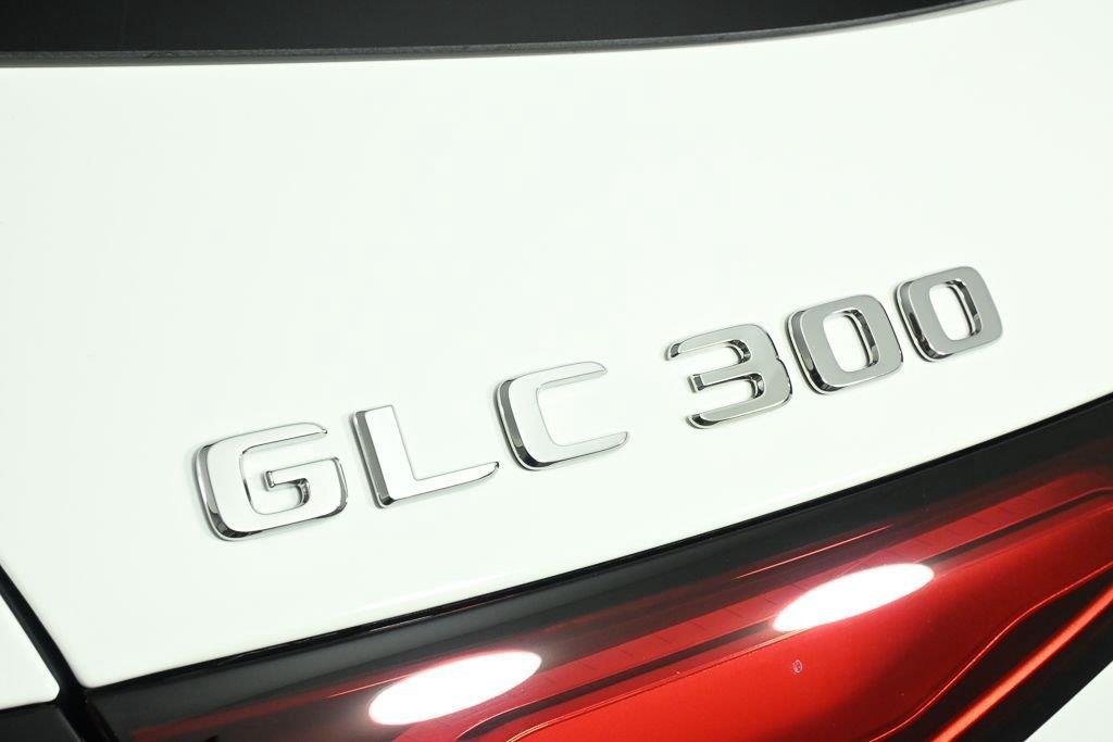 New 2027 Polar White Mercedes-Benz GLC 300 image 27