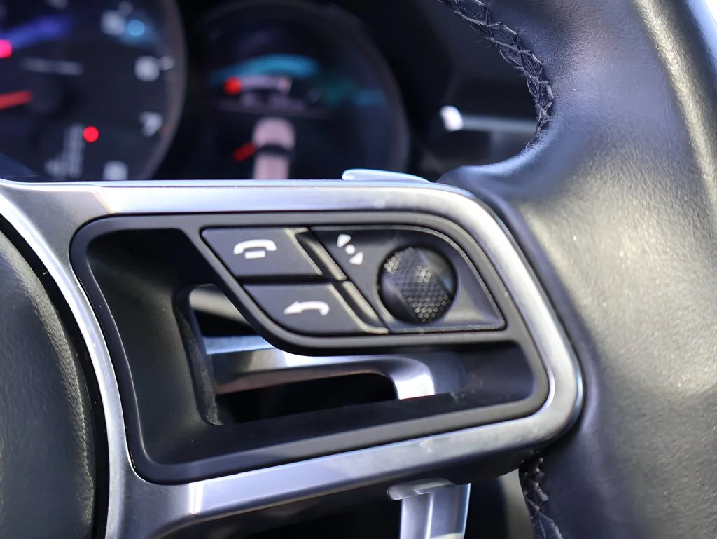 Used 2018  Porsche Base image 38