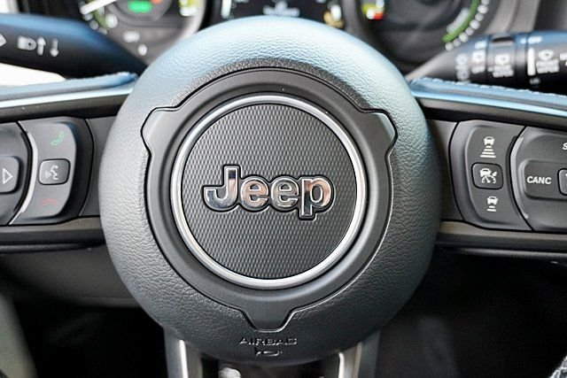 New 2025 Bright White Clear-Coat Exterior Paint Jeep Sport S 4xe image 42