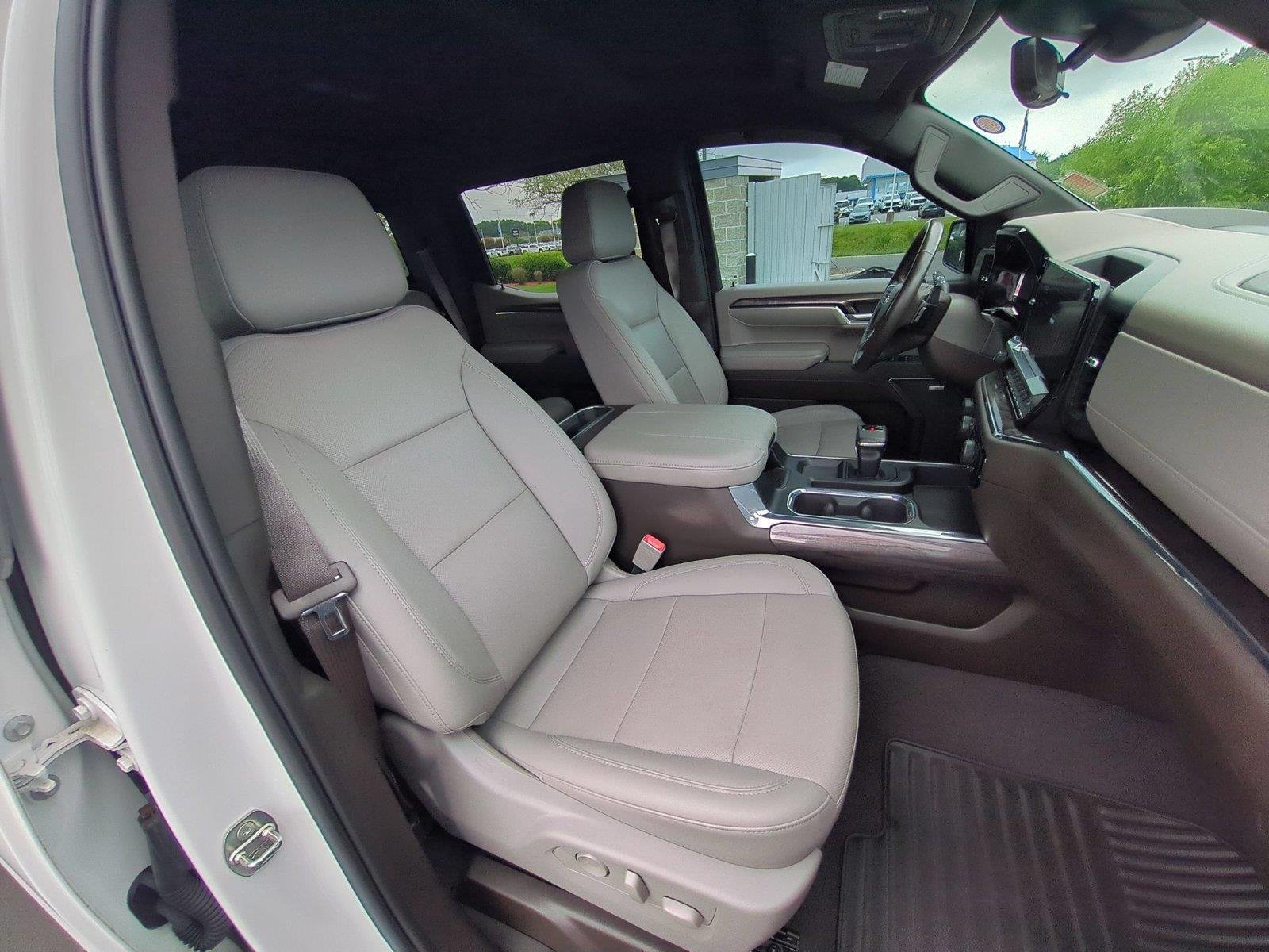 Used 2023 Summit White Chevrolet LTZ image 38