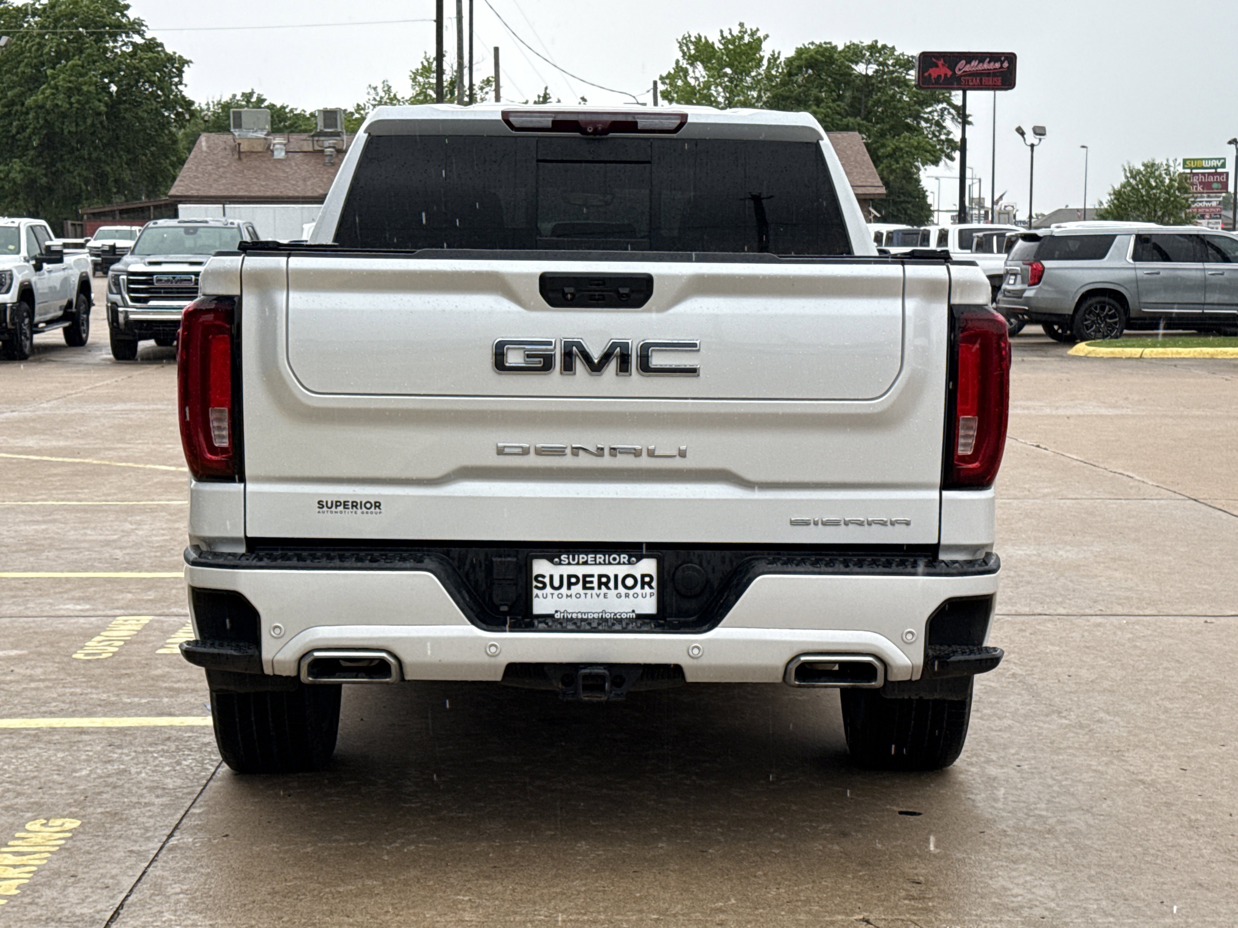 Used 2023 White Frost Tricoat GMC Denali Ultimate image 4