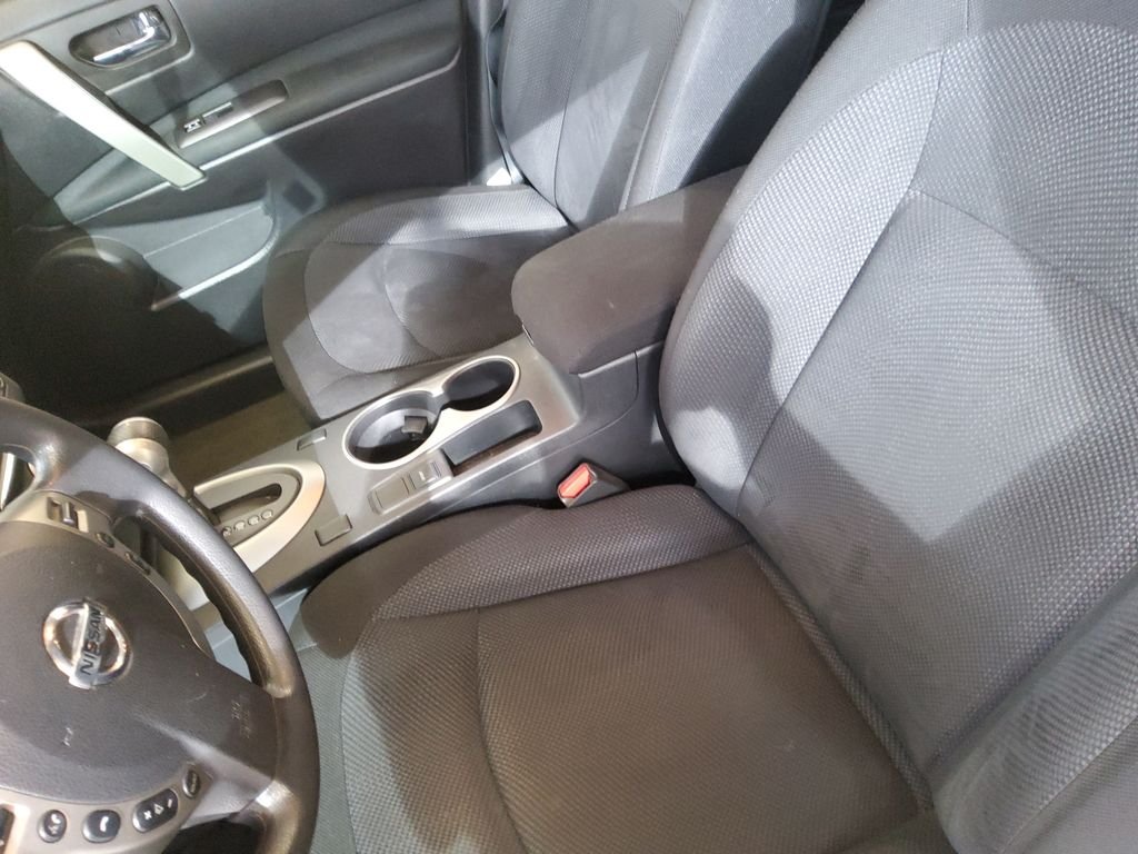 Used 2015 Gray Nissan S image 5