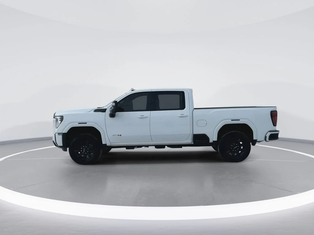 Used 2024 White GMC AT4 image 5