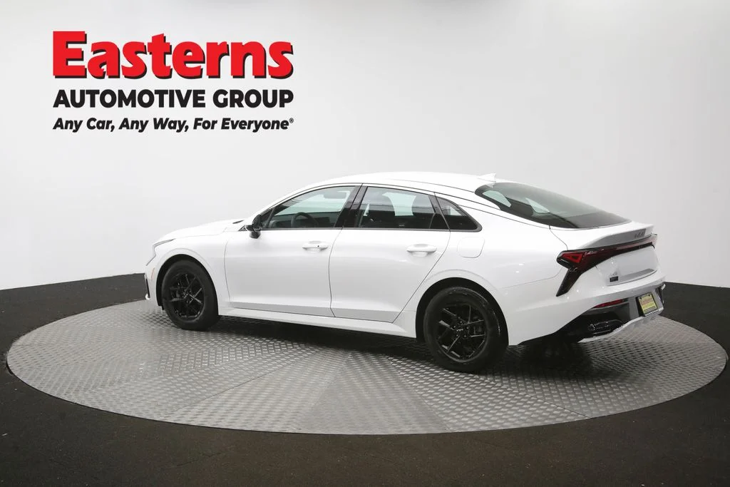Used 2025 White Kia LXS image 62