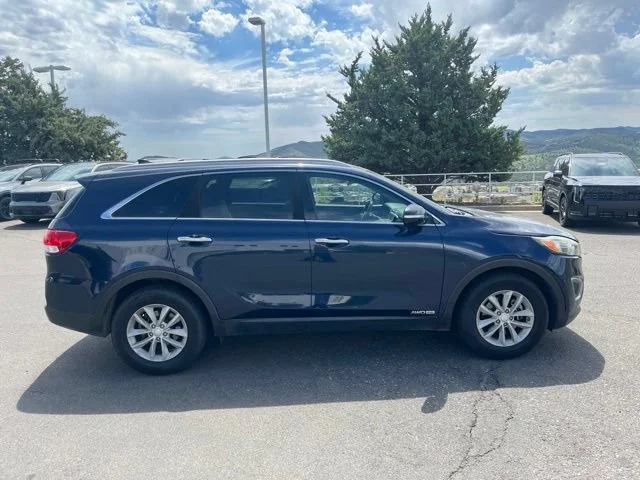 Used 2018 Blaze Blue Kia LX V6 image 6