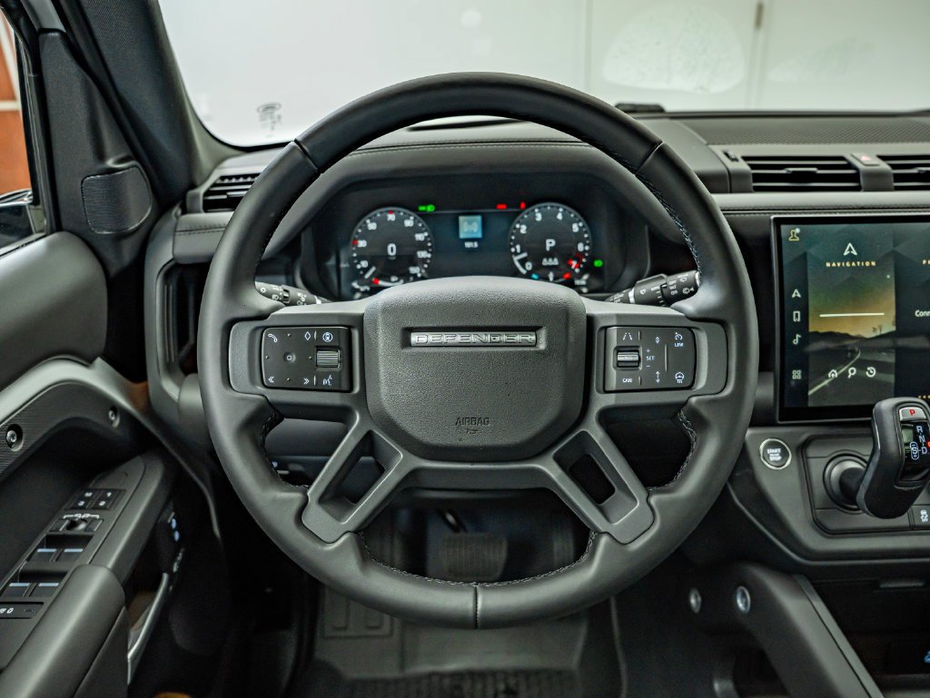 New 2026 Fuji White Land Rover X-Dynamic SE image 23
