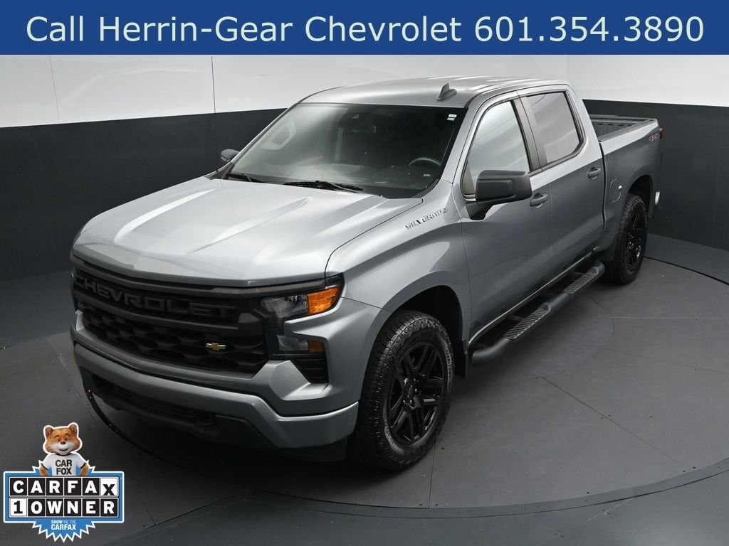 Used 2023 Gray Chevrolet Custom image 31