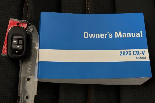 Certified Used 2025 Canyon River Blue Met Honda Sport-L image 13