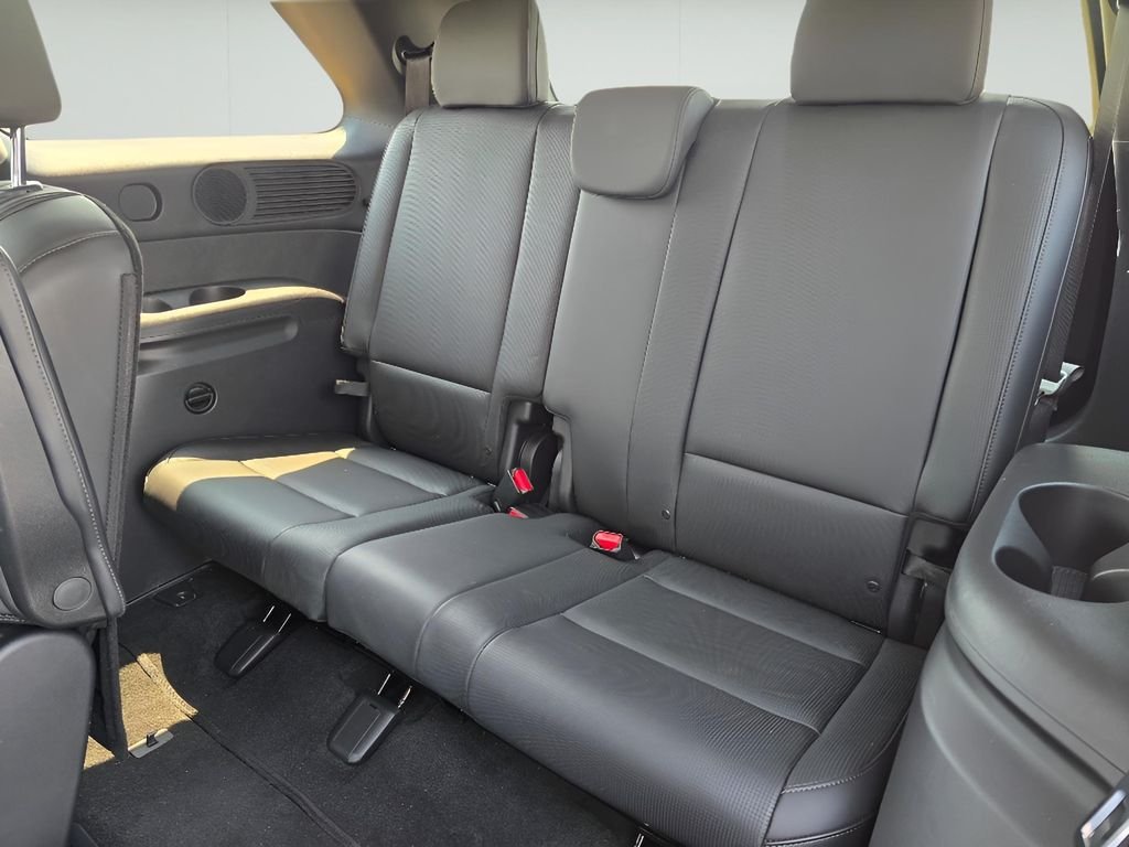 Used 2026 Titan Green Hyundai SEL 7P image 13