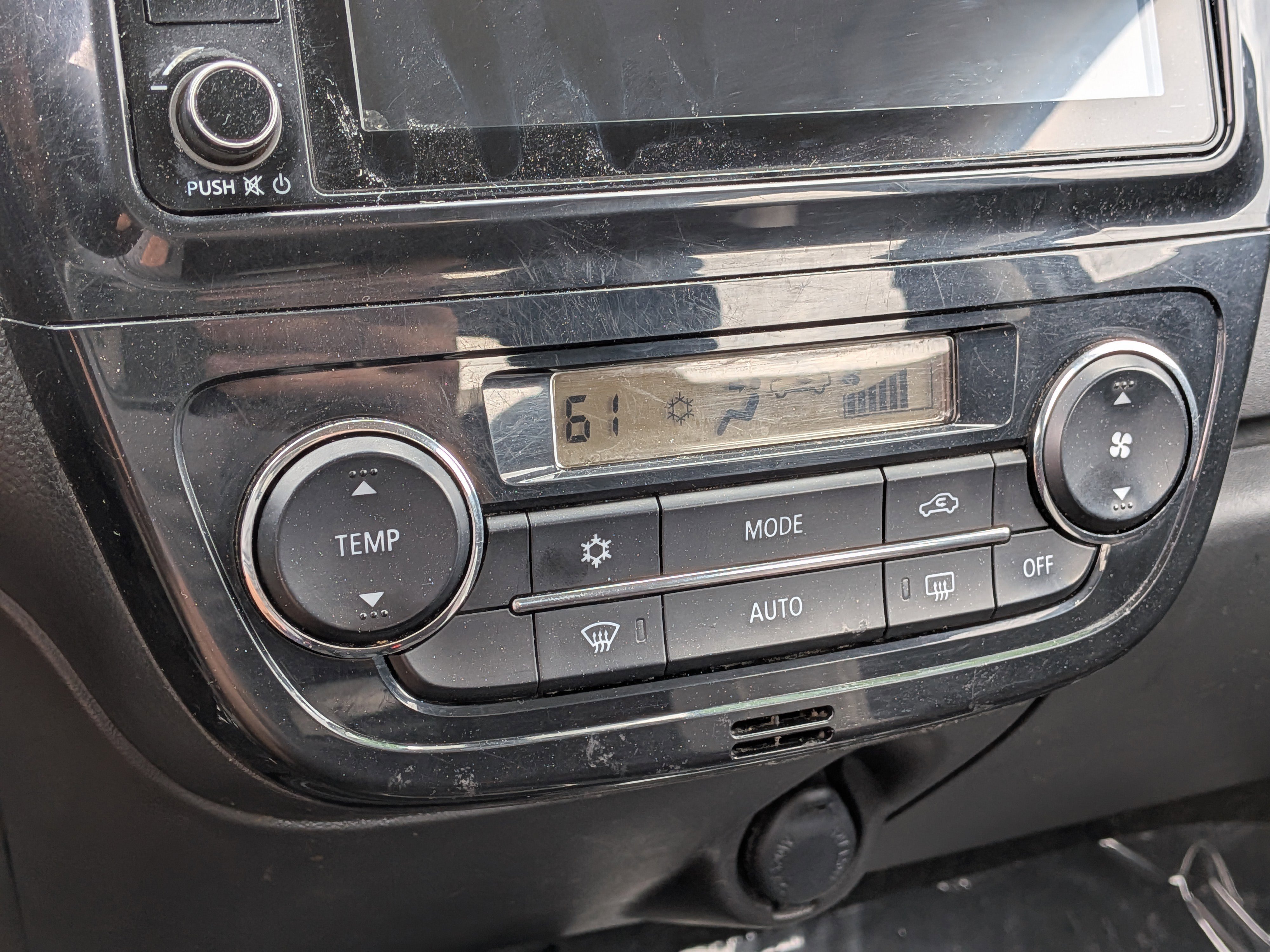 Used 2021 White Diamond Mitsubishi Carbonite Edition image 28