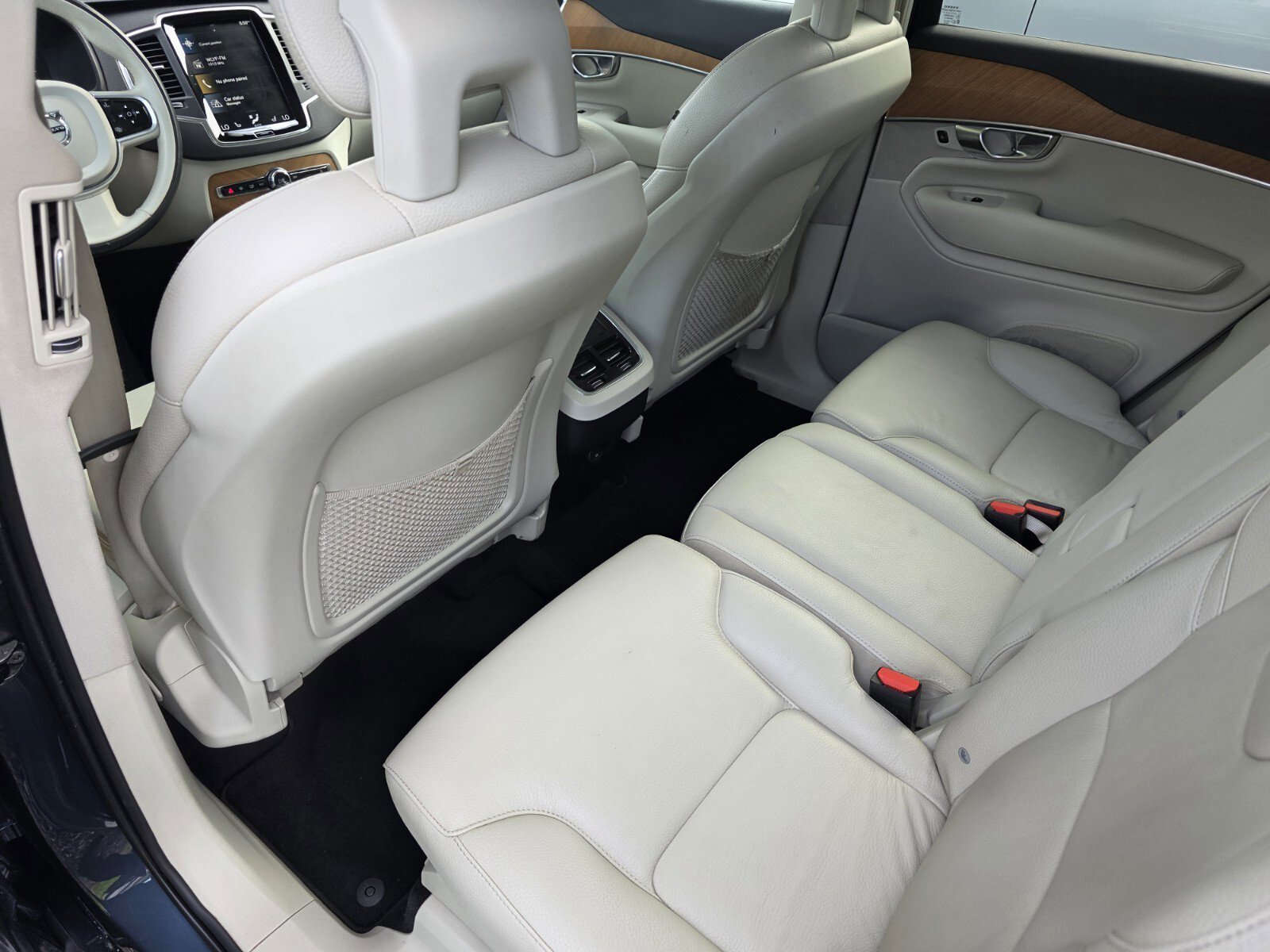 Used 2022 Denim Blue Metallic Volvo Momentum image 15