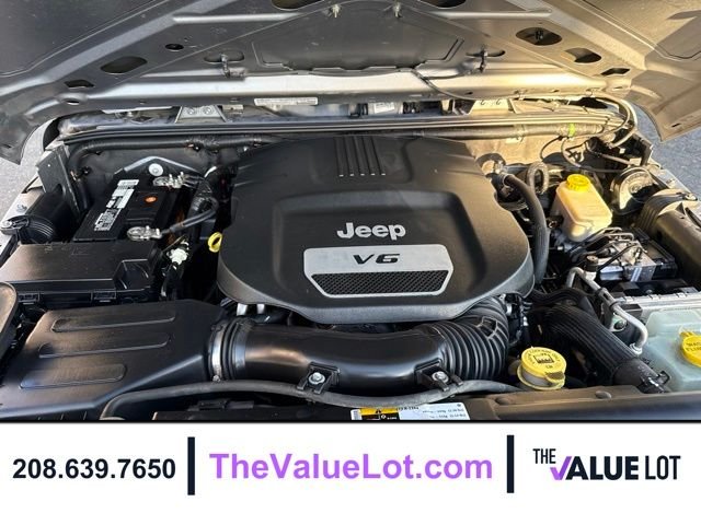 Used 2014 Gray Jeep Unlimited Sport image 10