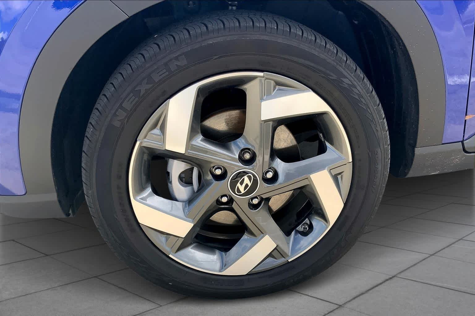 Used 2022 Intense Blue Hyundai SEL image 11