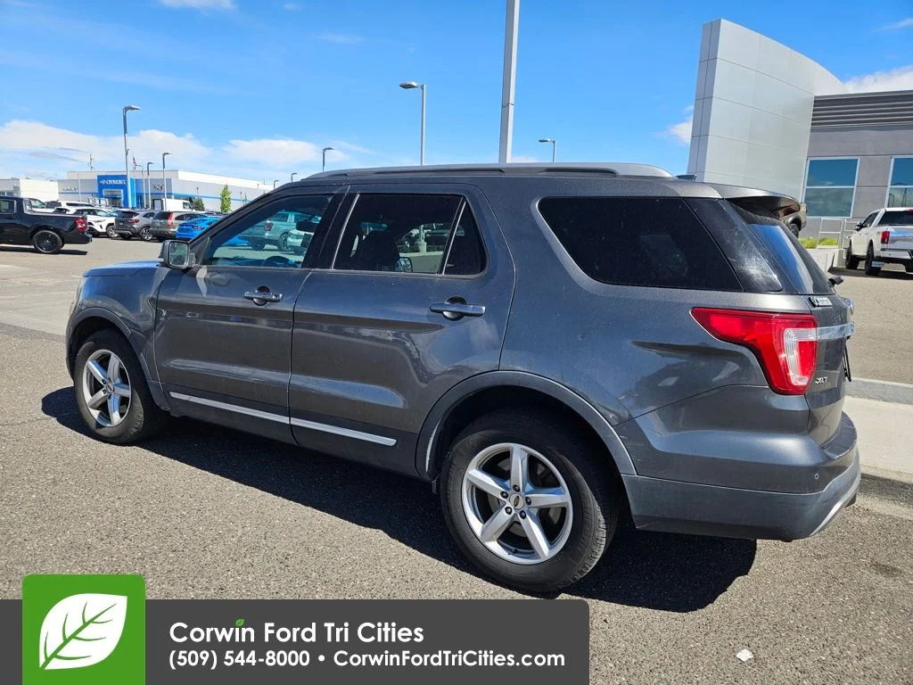 Used 2016  Ford XLT image 9