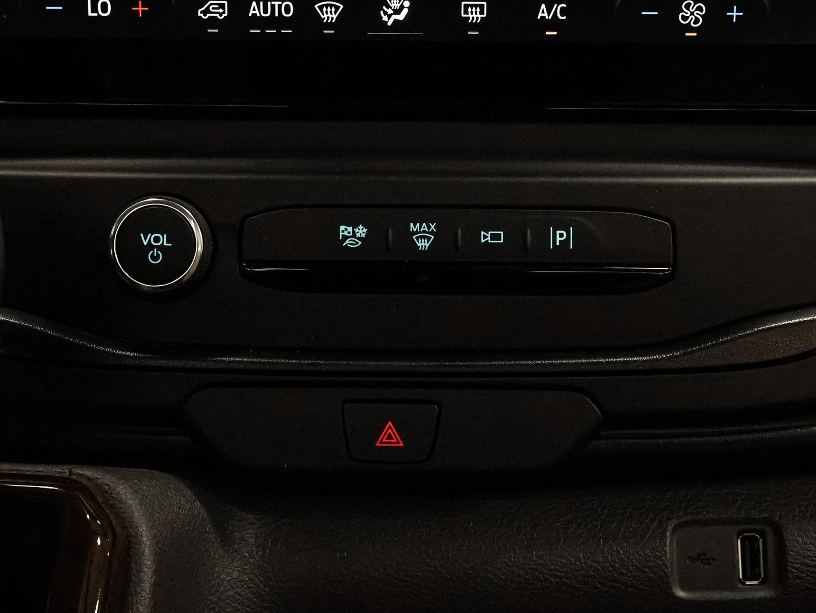 New 2026 Agate Black Metallic Ford Cargo Van image 33