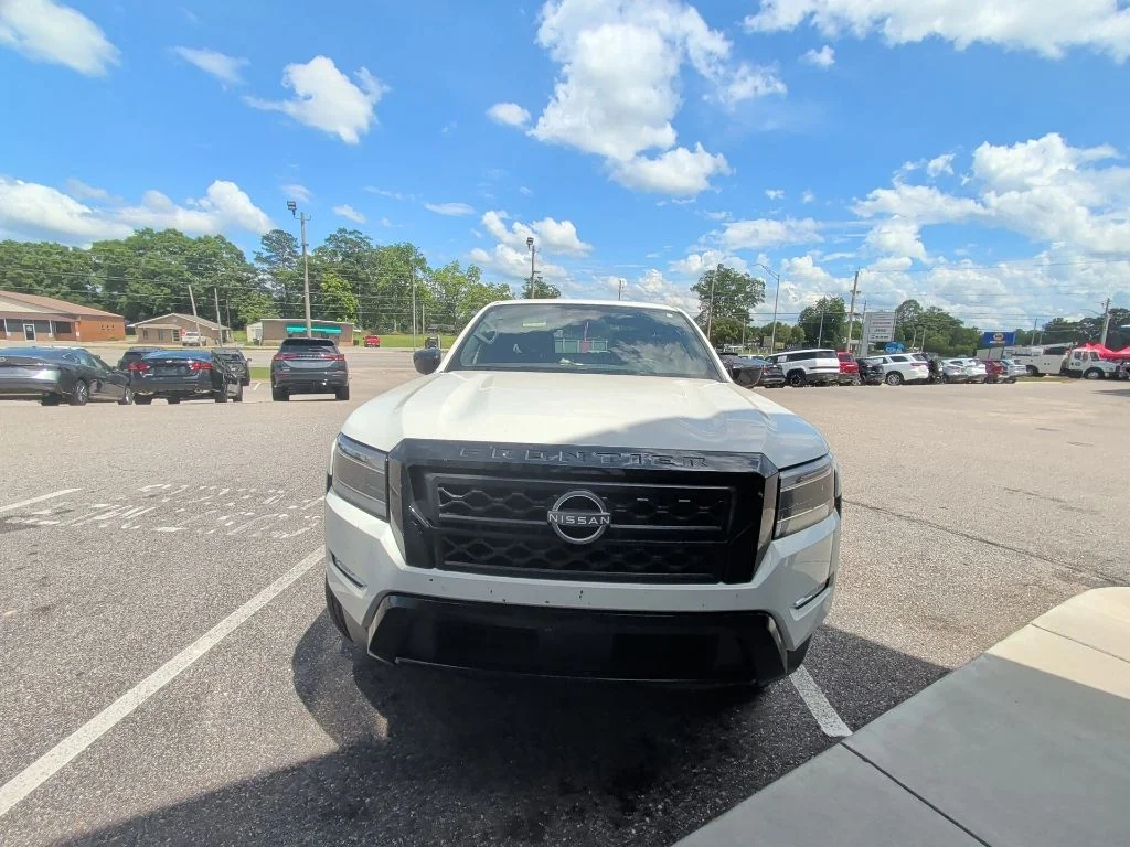 Used 2023 White Nissan SV image 2
