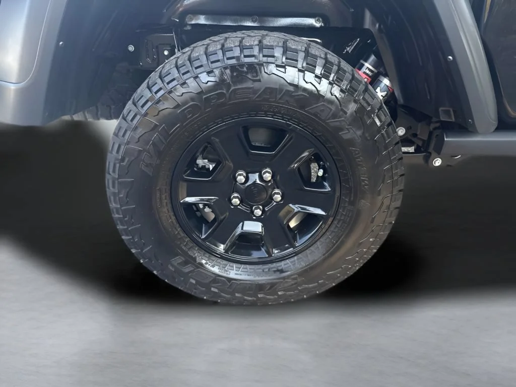 Used 2023  Jeep Mojave image 29