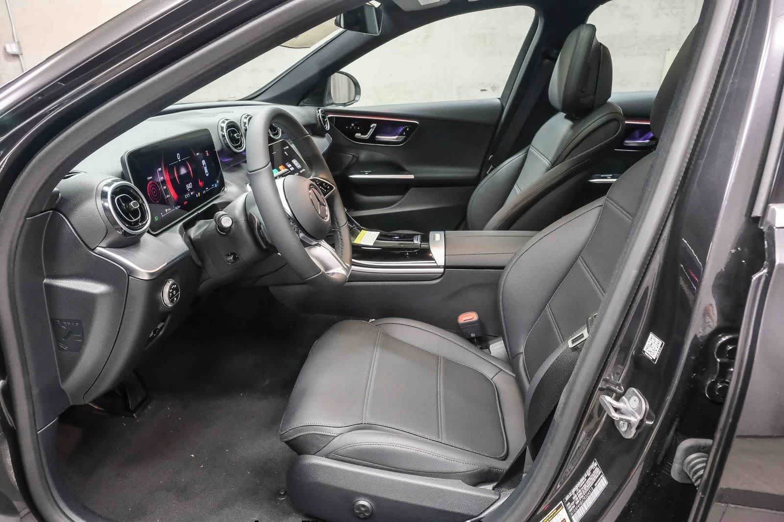 Nuevo Mercedes-Benz C 300 2026 en color gris grafito metalizado, imagen 22.