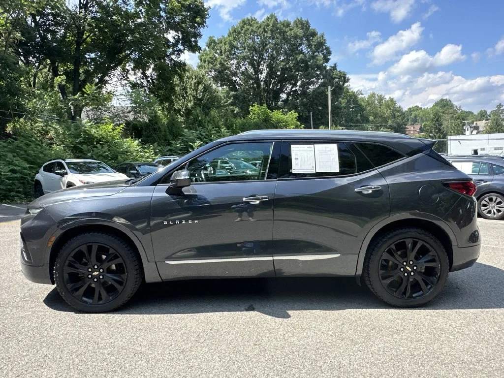 Used 2022 Gray Chevrolet Premier image 2