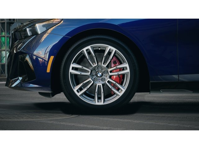 New 2027 Tanzanite Blue II Metallic BMW  image 7