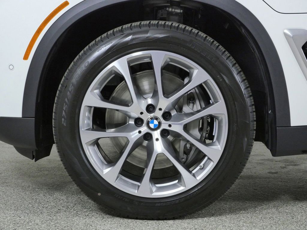 Used 2026 Alpine White BMW xDrive50e image 17