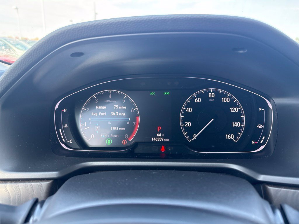 Used 2018 White Honda EX image 17