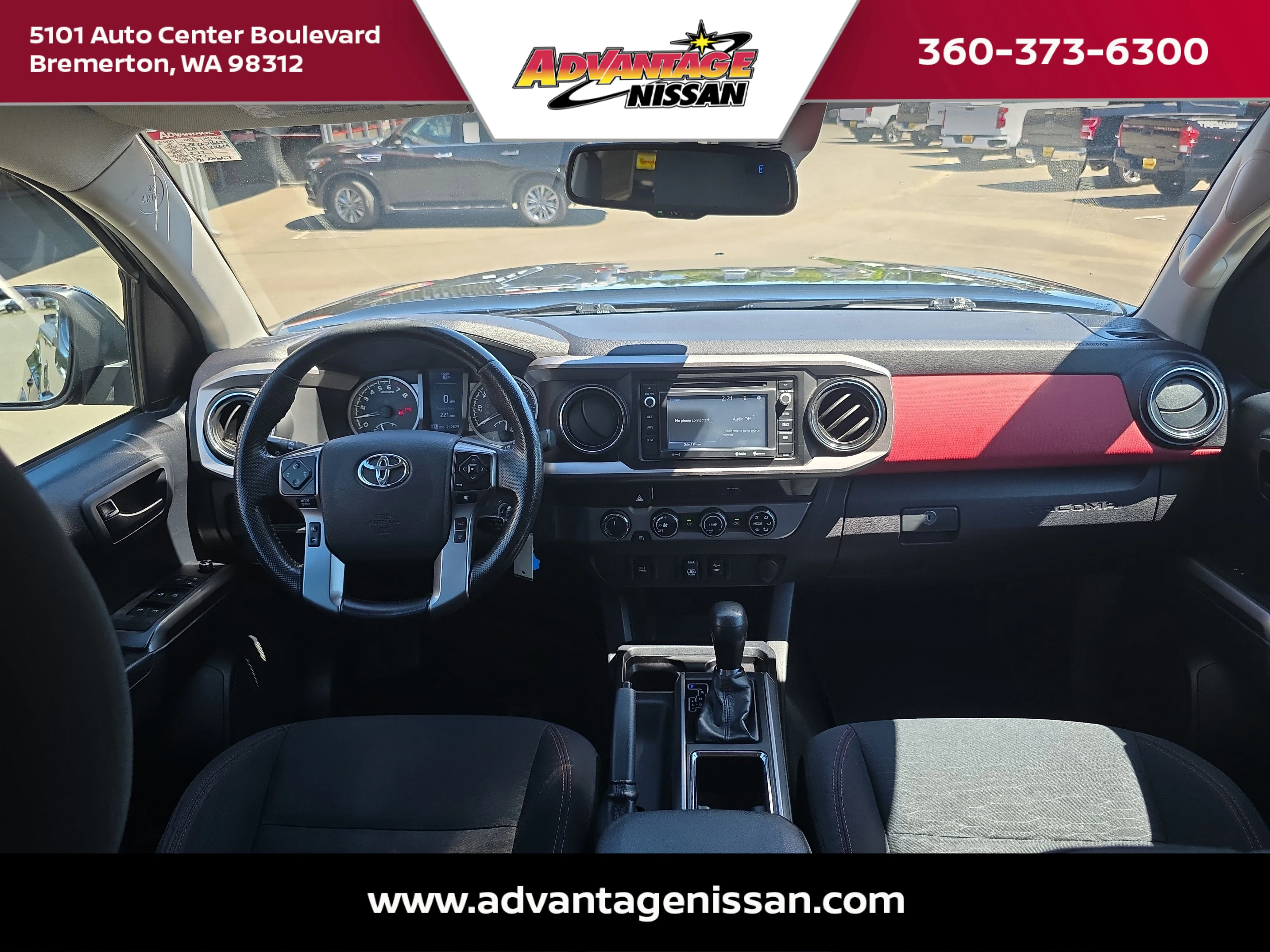 Used 2018 Midnight Black Metallic Toyota SR5 image 15