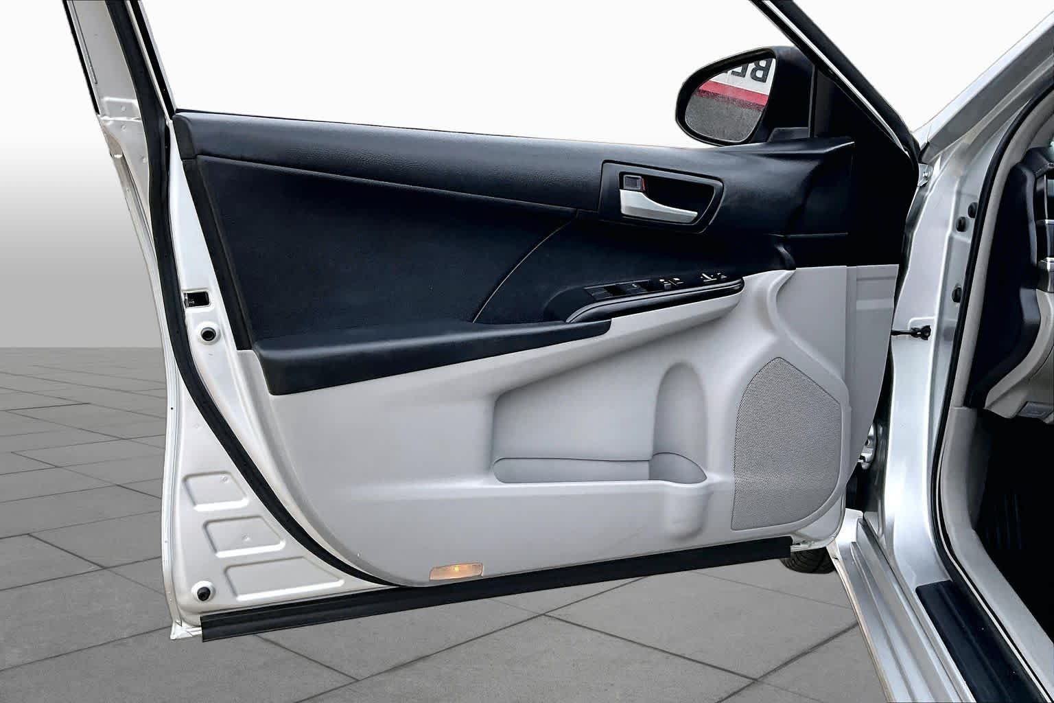 Used 2012 Classic Silver Metallic Toyota LE image 21