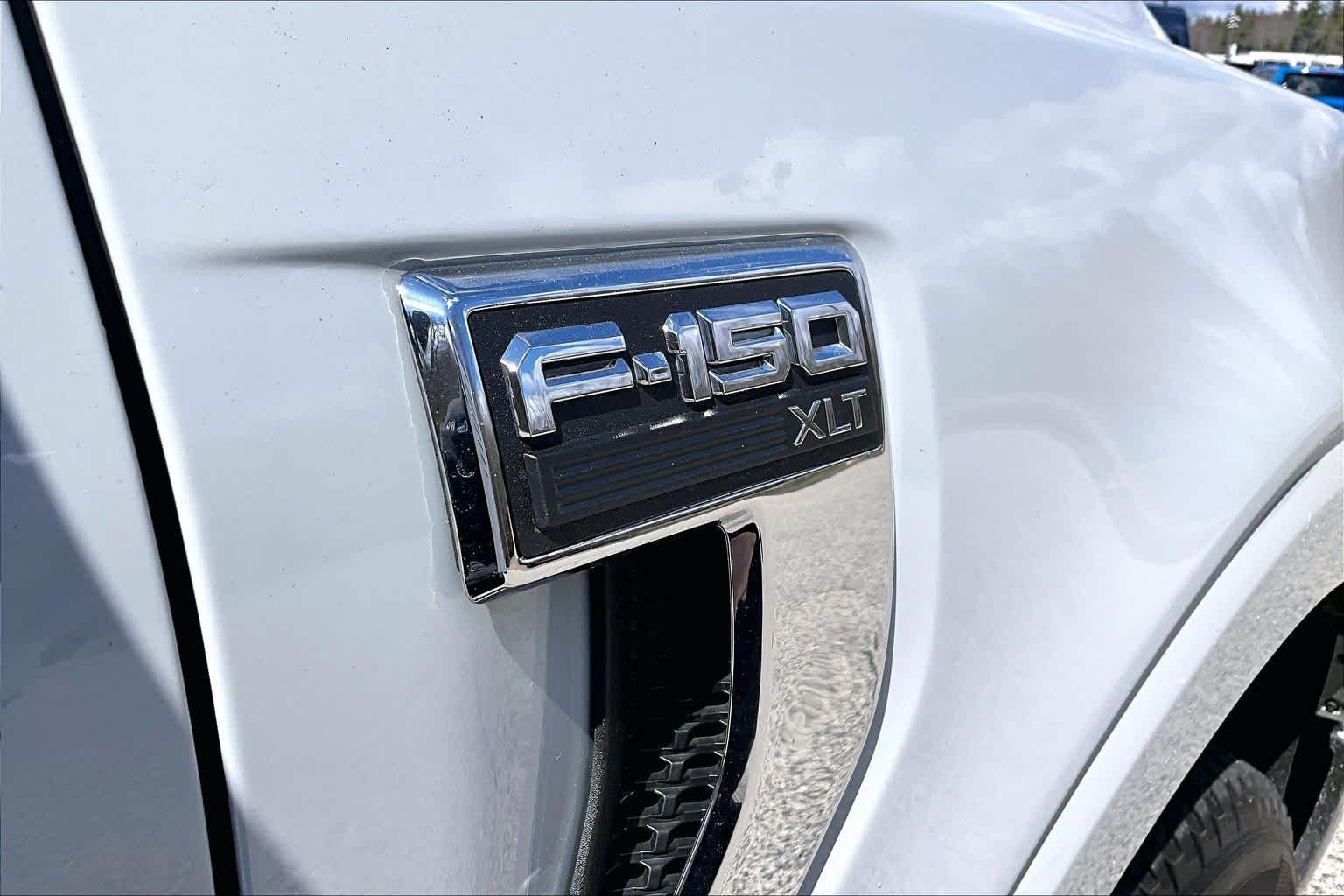 Used 2023 Avalanche Gray Ford XLT image 10