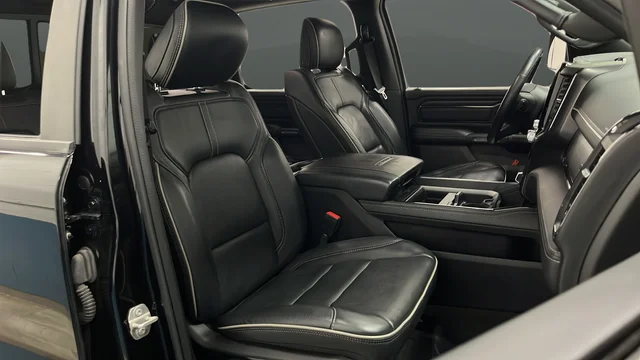 Used 2023 Diamond Black Ram Limited image 23