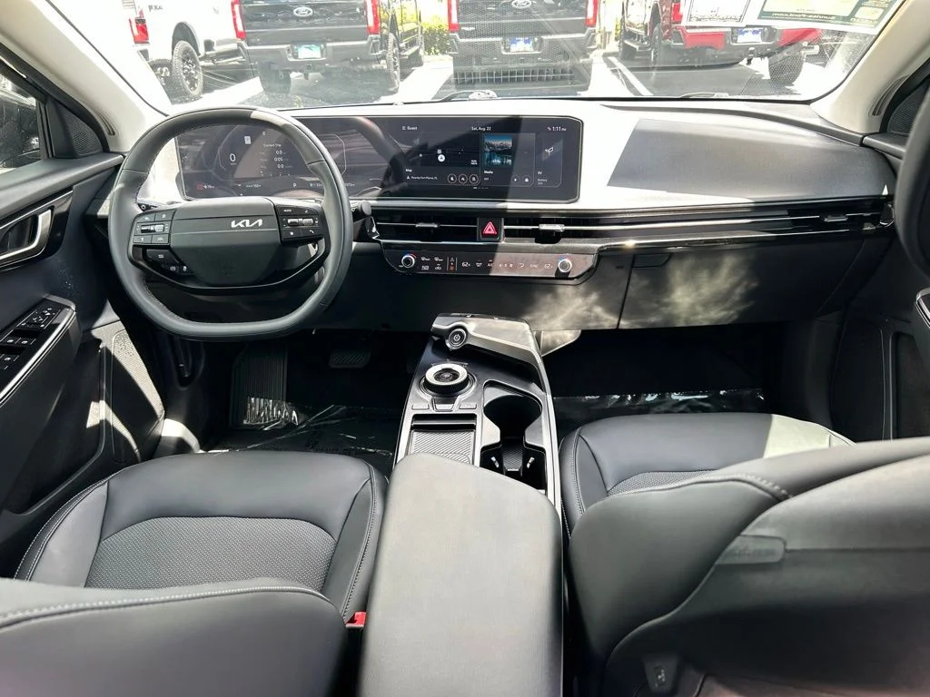 Certified Used 2026 Midnight Black Kia Light image 10