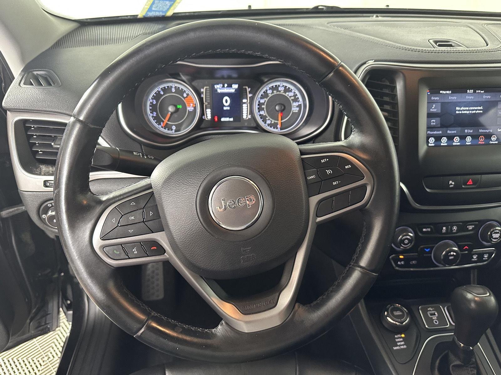 Used 2019 Diamond Black Crystal Pearlcoat Jeep Latitude Plus image 6
