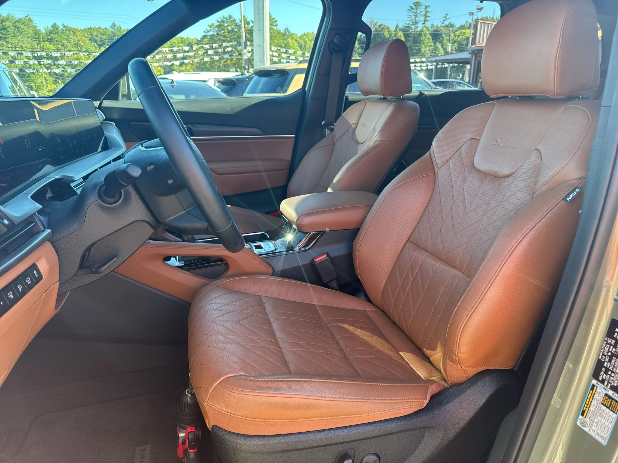 Used 2025 Jungle Green Kia EX X-Line image 9