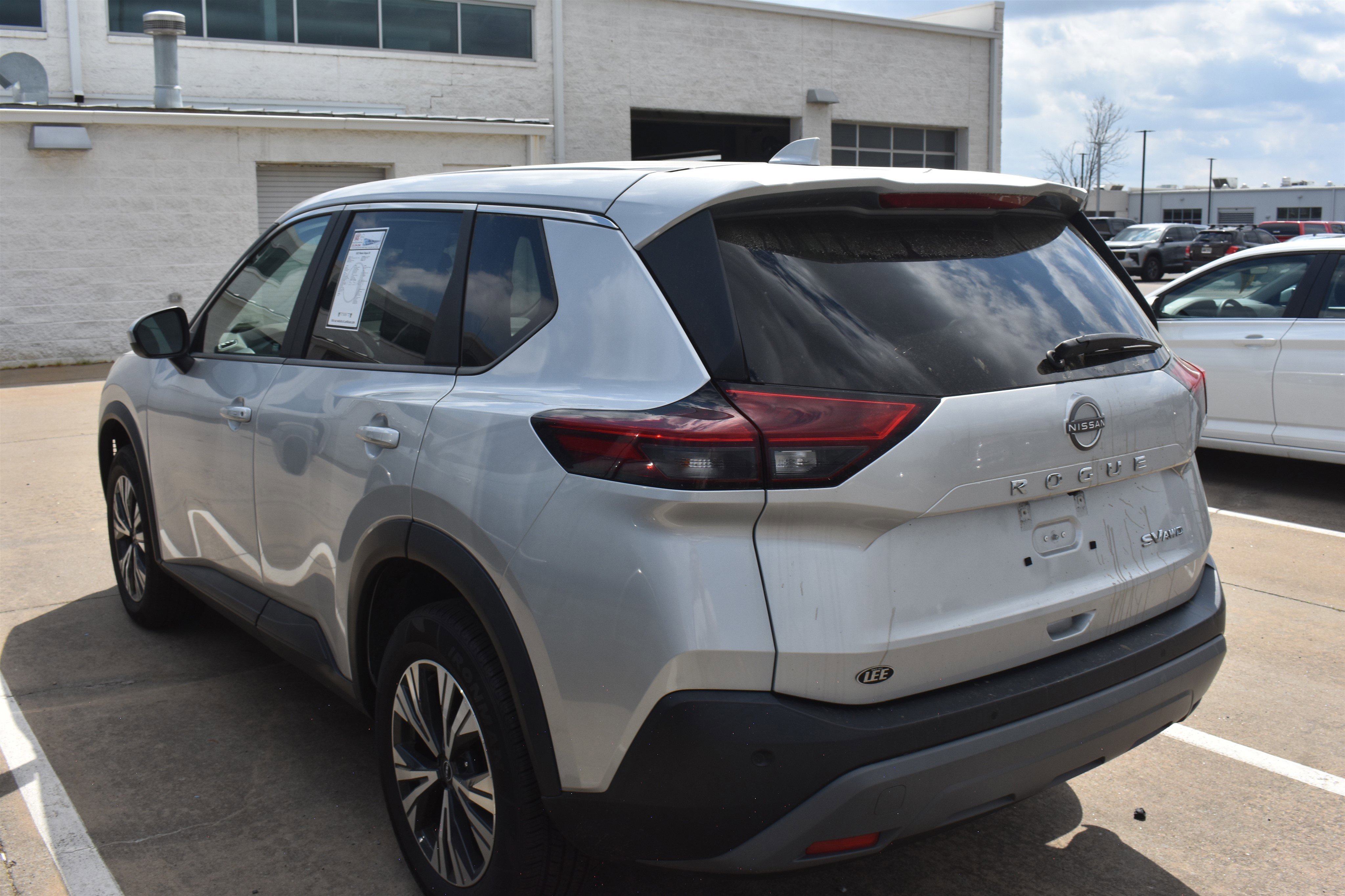 2023 Nissan Rogue SV - Photo 6