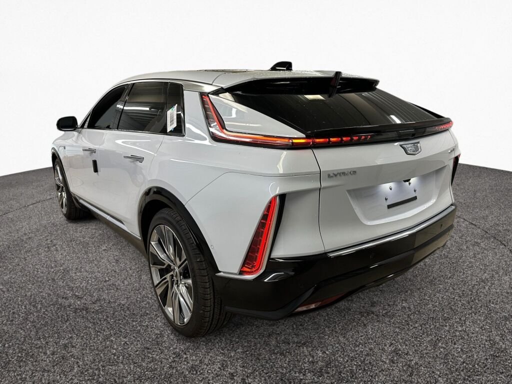 New 2026 Vibrant White Tricoat Cadillac Signature Luxury image 20