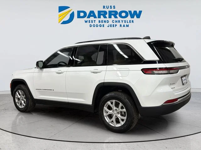 Used 2023 White Jeep Limited image 3